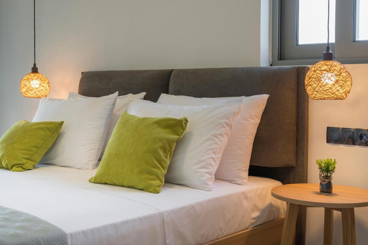 Aegean Breeze Luxury Apartments Next To The Sea มาเลเม ภายนอก รูปภาพ