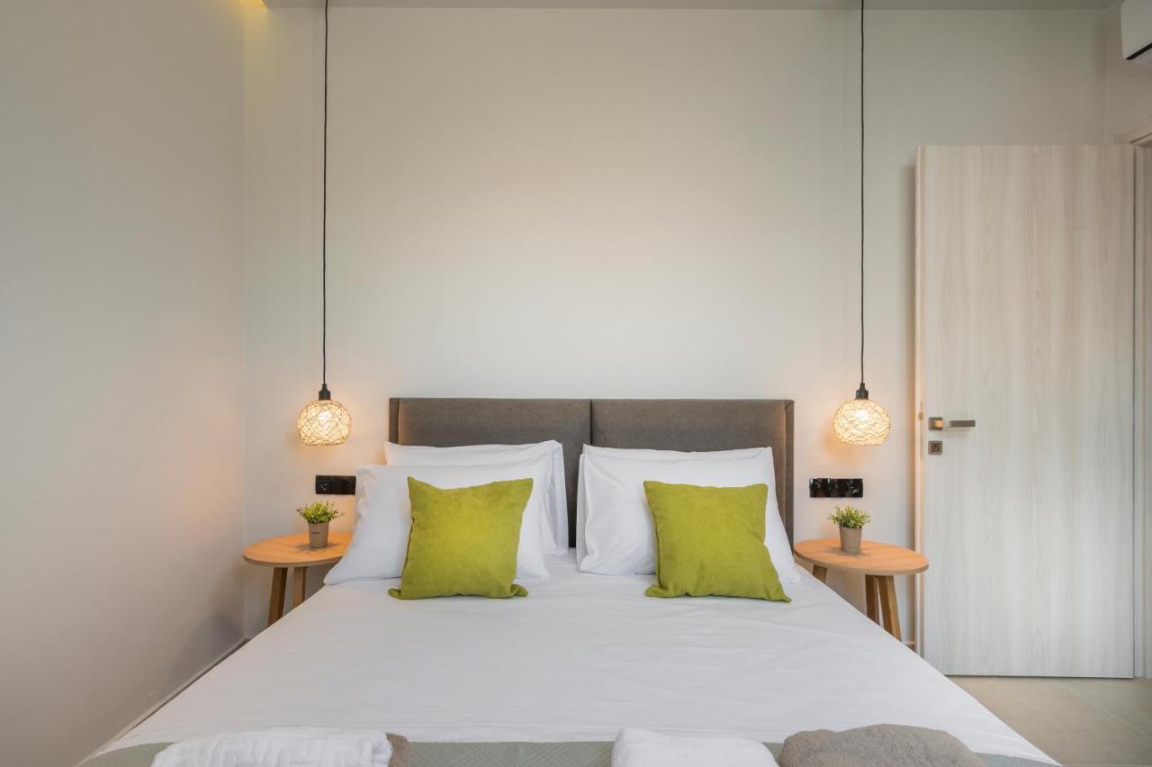 Aegean Breeze Luxury Apartments Next To The Sea มาเลเม ภายนอก รูปภาพ