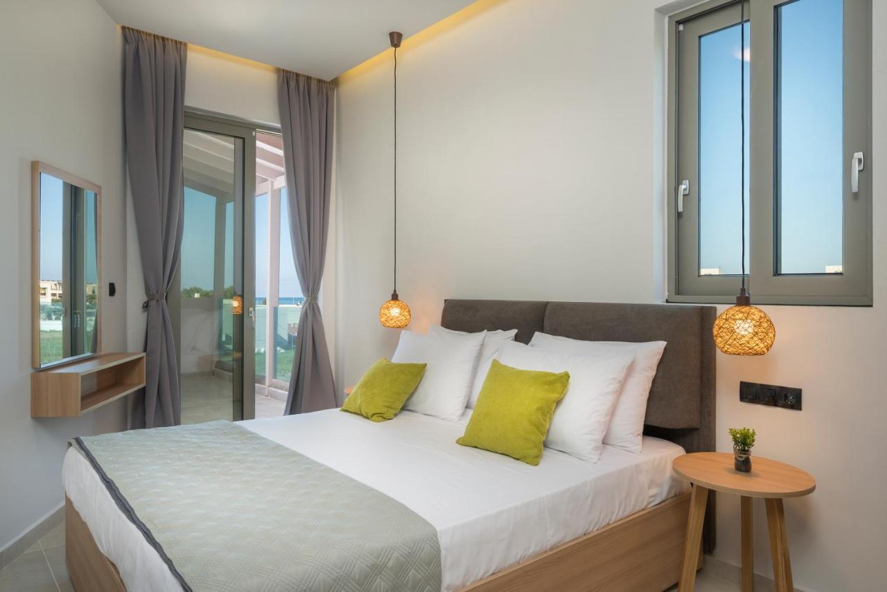 Aegean Breeze Luxury Apartments Next To The Sea มาเลเม ภายนอก รูปภาพ