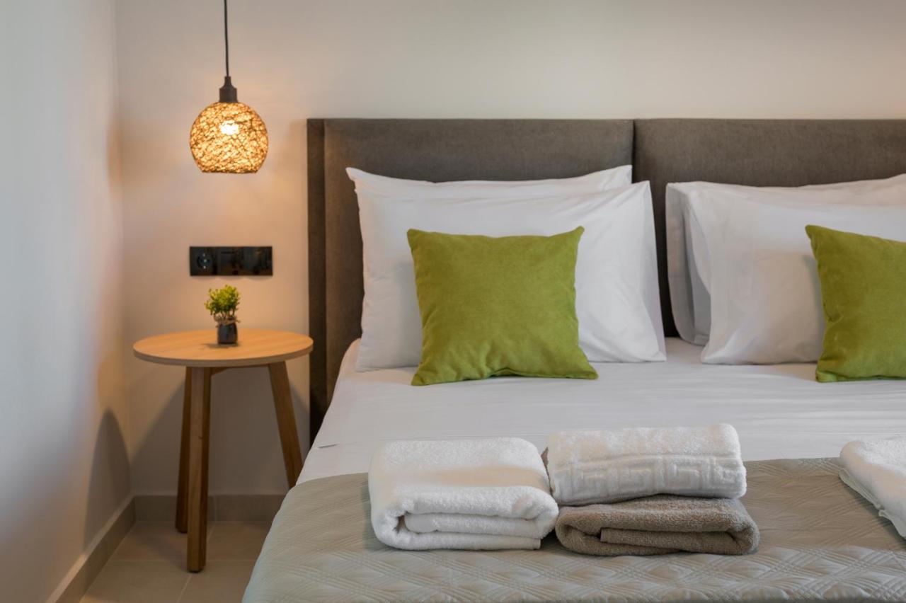 Aegean Breeze Luxury Apartments Next To The Sea มาเลเม ภายนอก รูปภาพ